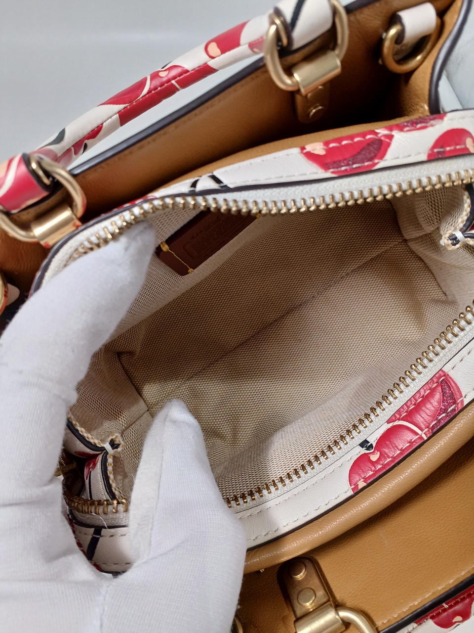 Cherry Pattern Shoulder Bag Model CB652 COACH - image 9