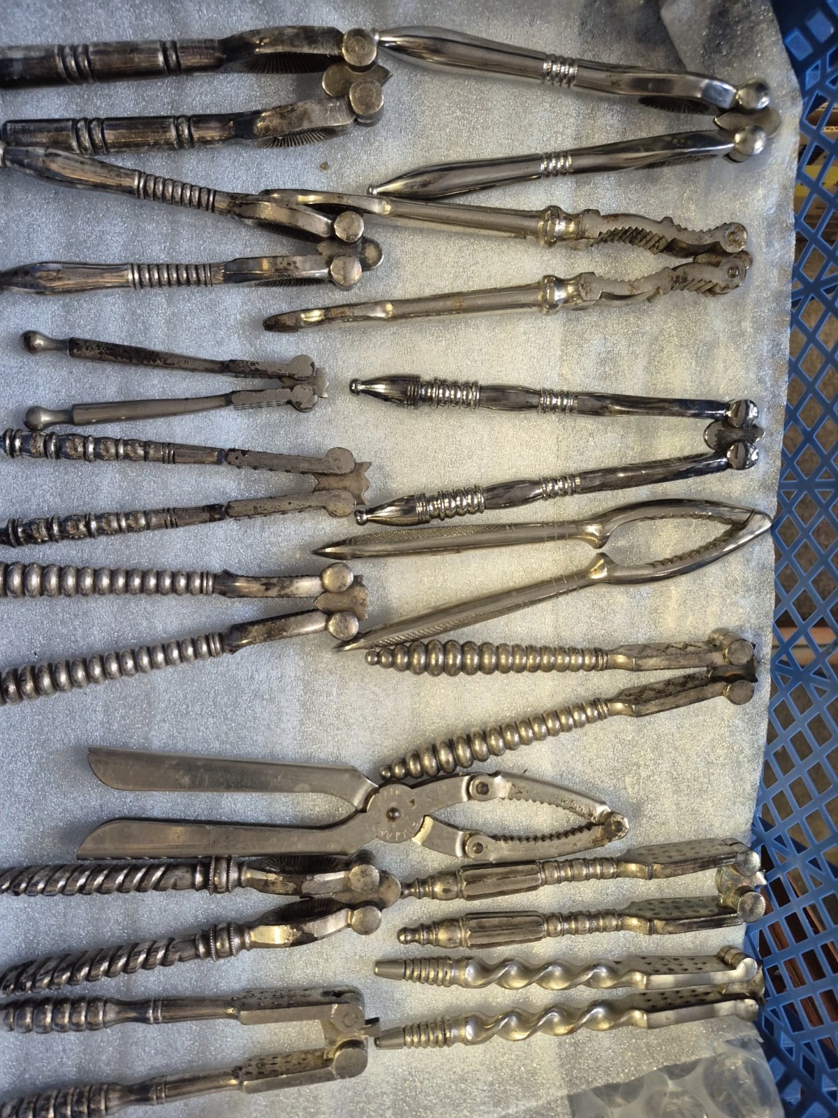 15 x Antique and Vintage Nut Crackers Cast Metal/ some silver plate.
Opens in a new window or tab