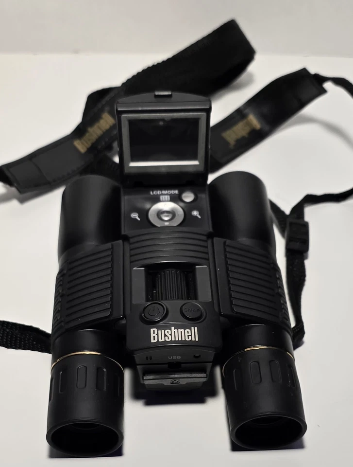 Bushnell Instant Replay Binoculars 8 x 30 Imageview 3.1 MP LCD Digital Camera - Image 3 of 4