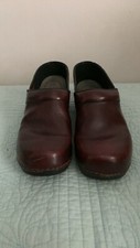 Dansko Womens Size 40 US 9.5-10 Clogs Comfort Shoes Dark Red Burgundy Leather