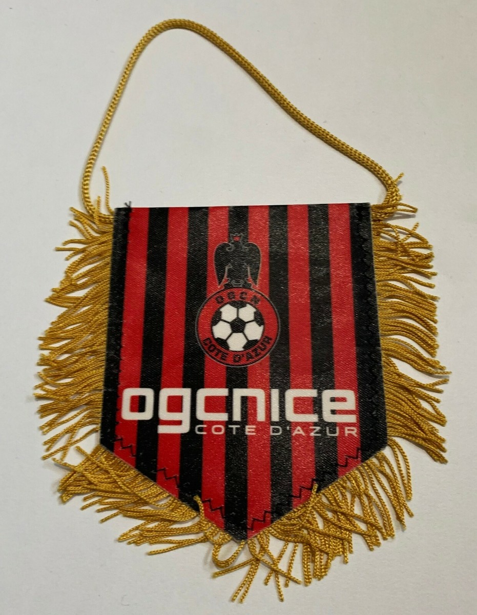 Objets de collection sur le football nice