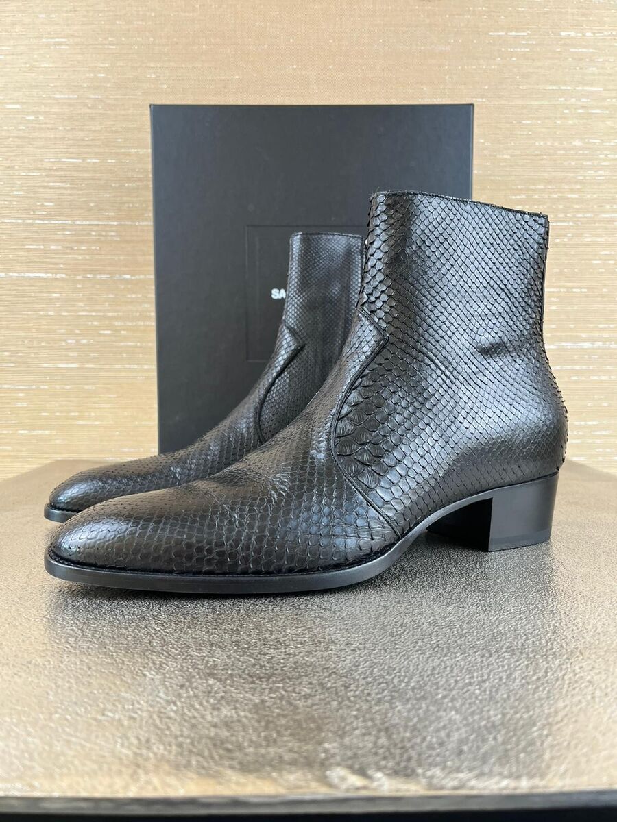 Saint Laurent Paris , Wyatt 40 Zip Booties in Python in Saint Laurent Paris , Wyatt 40 Zip Booties in Python in
