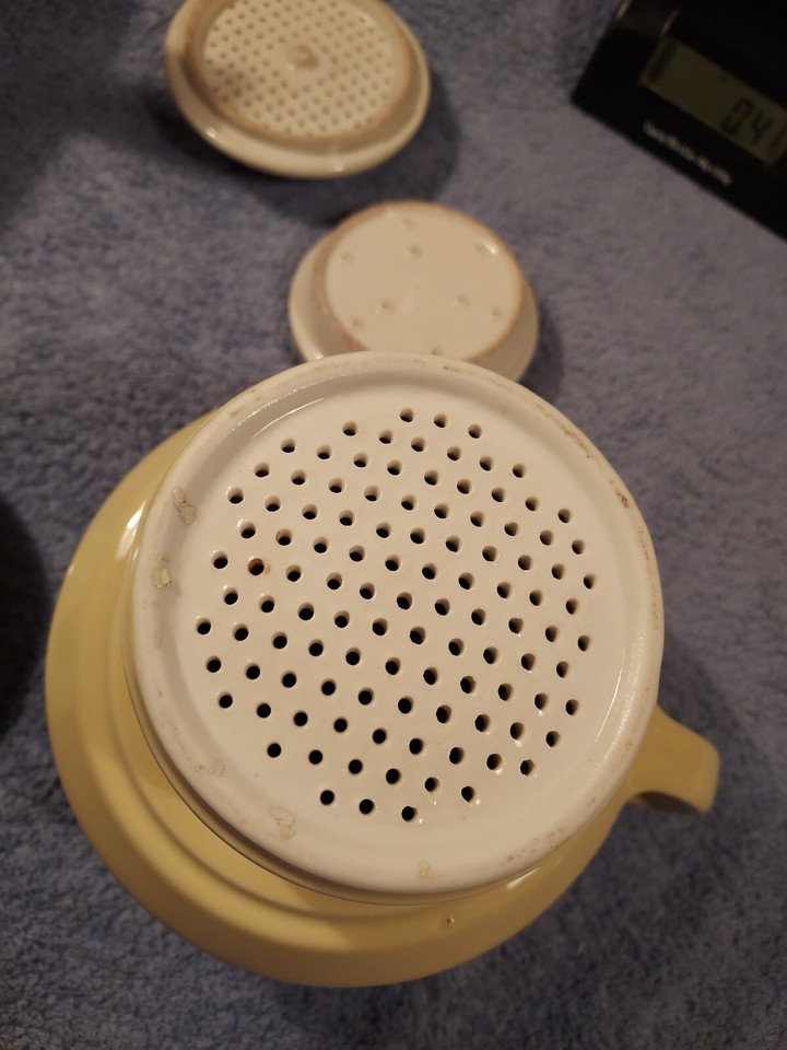 Vintage Folgers Automatic Drip Coffee maker All China made USA Yellow