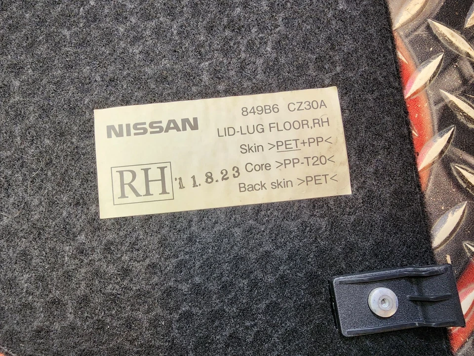 OEM 2011-2013 NISSAN ROGUE REPUESTO SUJECIÓN 21 MM LLAVE DE TUERCAS CUBIERTA PANEL LATERAL Foto 3 de 3