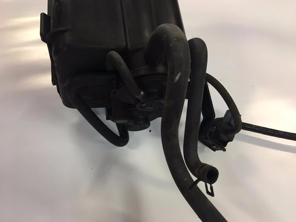 1996-2000 Toyota RAV4 пара канистра топлива EVAP выбросы газа древесный уголь 2,0 л OEM - Изображение 2 из 4