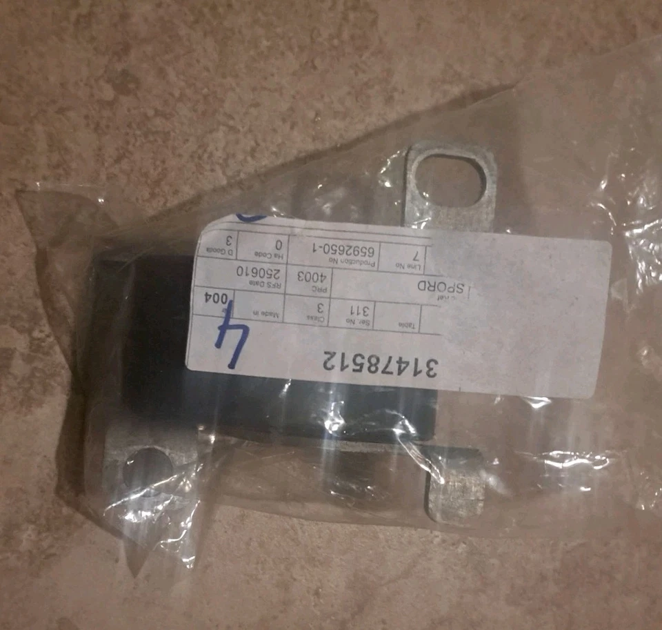 Оригинальный задний кронштейн глушителя Volvo 2016-2025 новый номер детали 31478512 - Изображение 2 из 3