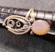 Vintage  Navajo Split Shank Sterling Pink Conch Shell Artisan Handcrafted Ring