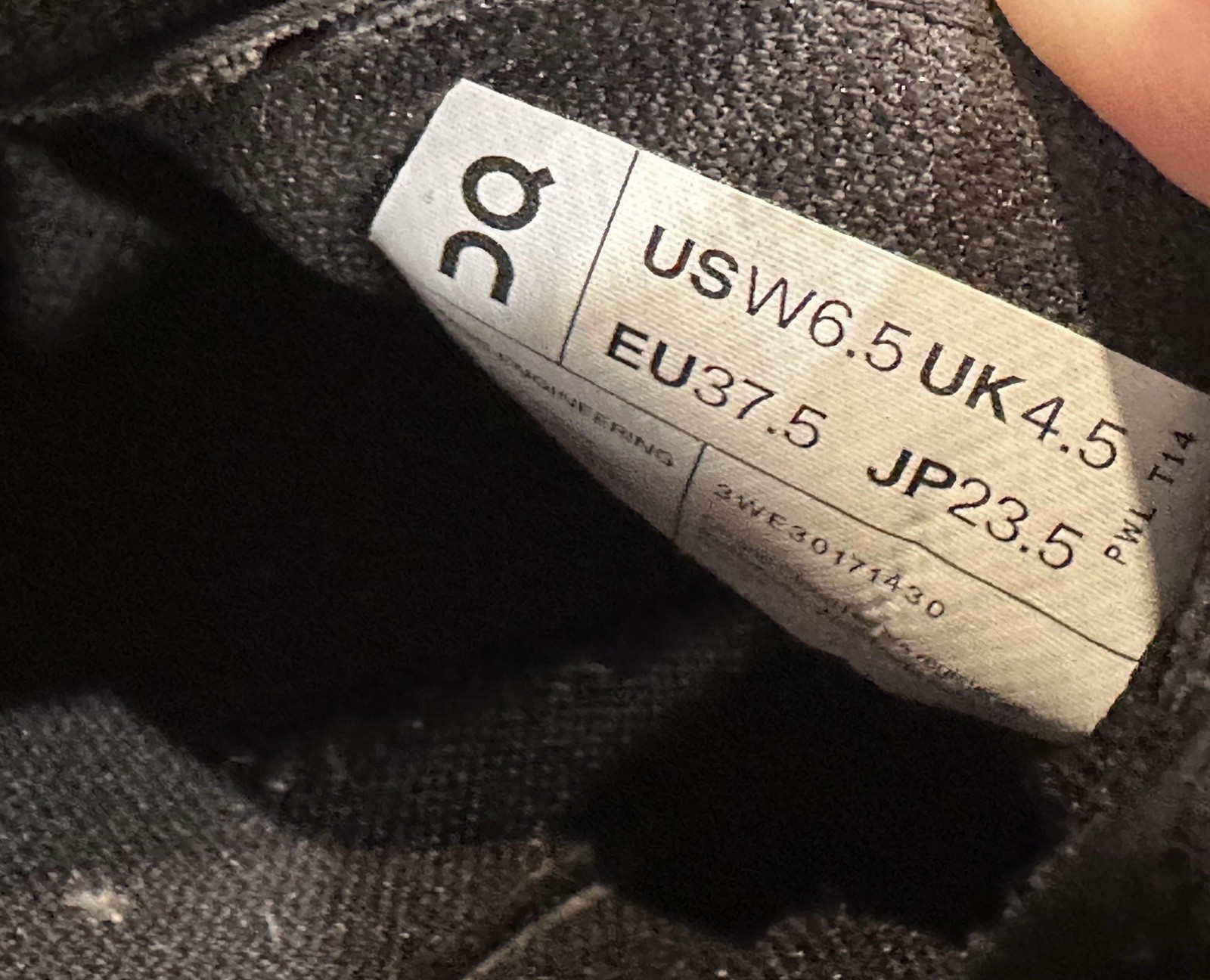 On Cloud Cloudnova Form 2 Black Running Shoes Sne… - image 8