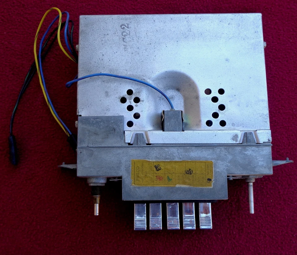 vintage stock 1967 Galaxie 500 custom LTD push button am radio #ce-7tpf - Image 3 of 4