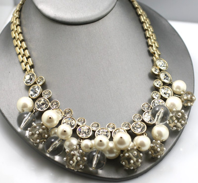 Ann Taylor gold tone Glass Crystal faux pearl cha cha style Necklace 18'' toggle