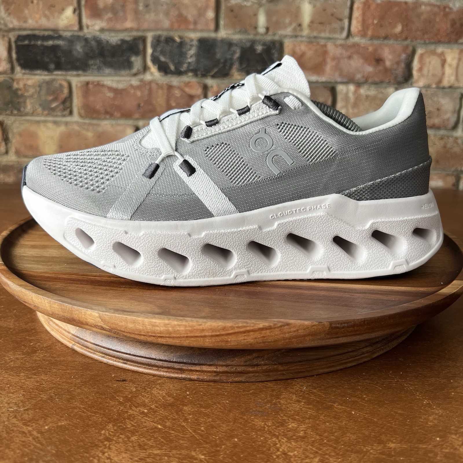 On Cloud Cloudeclipse Max Cushion Road Running Sn… - image 1