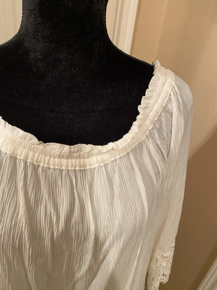 Top Chelsea & Theodore marfil detalle encaje Foto 4 de 4