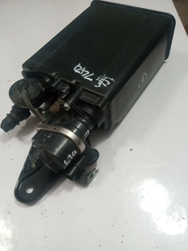 2005-2013 Toyota Tacoma Charcoal Fuel Emissions Vapor Canister 77740-04020 — 第 2/4 张图片