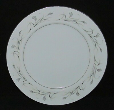 Harmony House China Co. PLATINUM GARLAND Dinner Plate (Japan 3541)