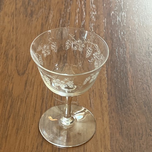 Etched Antique Cordial Liquor Drinking Glasses 4.25” Grapes Grapevine Set Of 5 - Picture 5 of 19