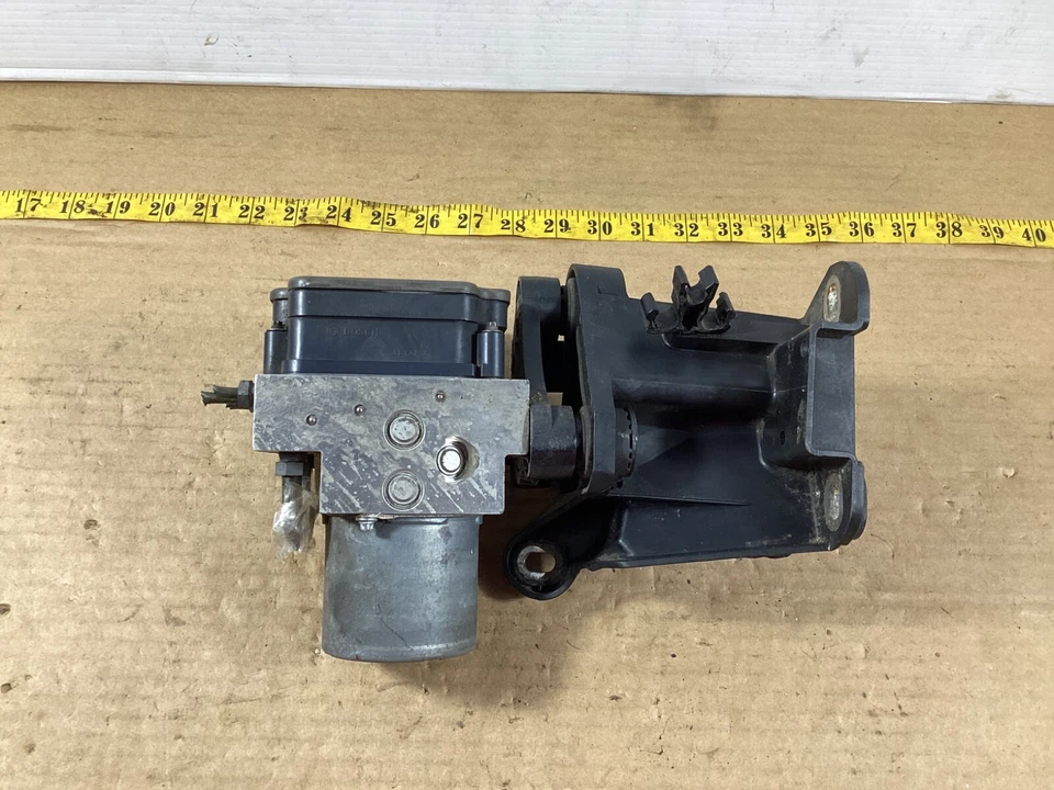 Módulo de freno bomba antibloqueo ABS Mercedes-Benz E350 E400 2014-2016 2124311048 OEM Foto 3 de 4