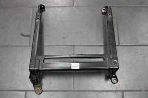 Sitzkonsole Vorne Links 7L0881677B VW Touareg 7L Sitzgestell Fahrersitz