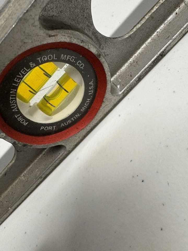 Vintage Carpenters Port Austin Level & Tool Mfg. Co. Aluminum 24" Michigan USA - Image 2 of 4