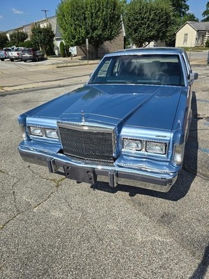 1988 lincoln town signature car sedan 4-door