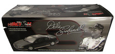 2002 DALE EARNHARDT Chevrolet Monte Carlo SS Signature Edition NASCAR 1/18, Box