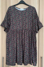 (1537) In the Style Short Sleeve Relaxed Fit Dress - Size 10