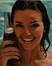 1962 PEPSI-COLA Pretty Girl wet hair just out of swimming pool Vintage Ad 