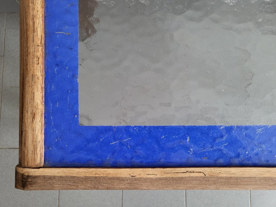 TABLE BASSE TABLE D'APPOINT VINTAGE 1940 1950 EN HETRE & VERRE CATHEDRALE - Photo 3/4