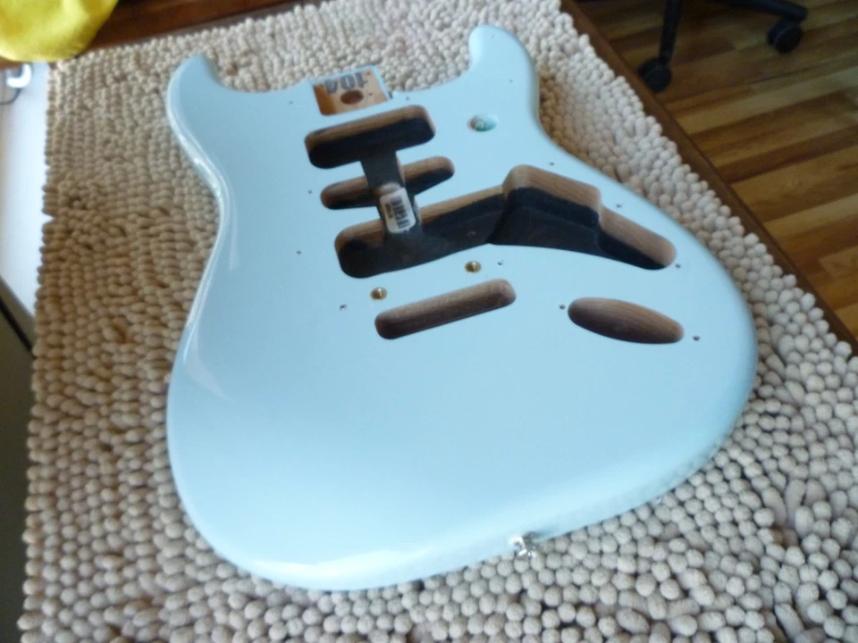 Fender Player Stratocaster Strat Body Sonic Blue 2 pt Bridge Inserts Great! - Image 3 of 4
