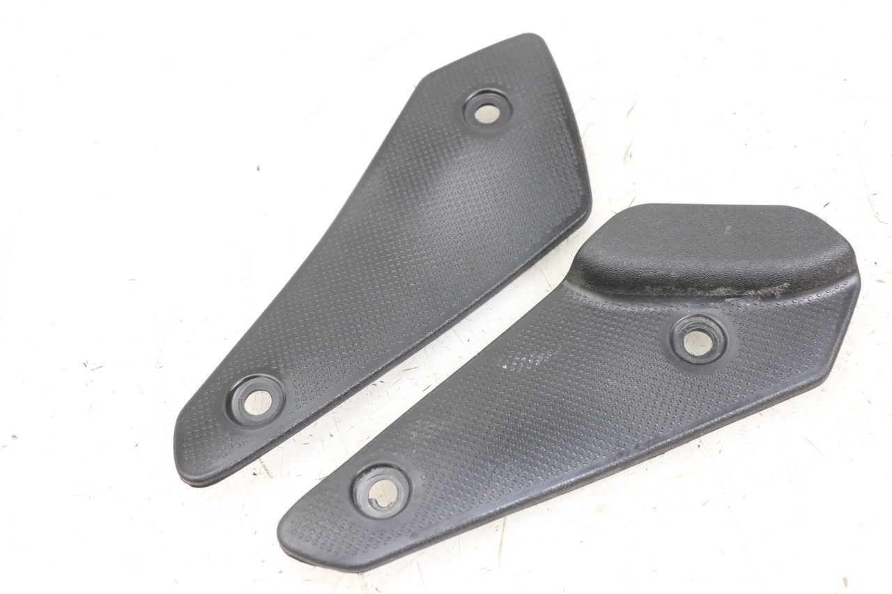 TAPA REPOSAPIES CONEXION - MOTO GUZZI NORGE 8V GT 1200 (2011 - 2016)