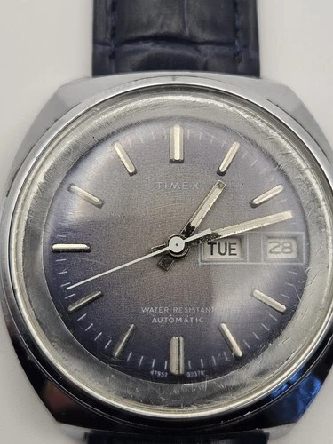 Mens Vintage 1976 Cushion Case Timex Automatic Daydate Working Condition