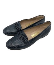 Salvatore Ferragamo pumps navy