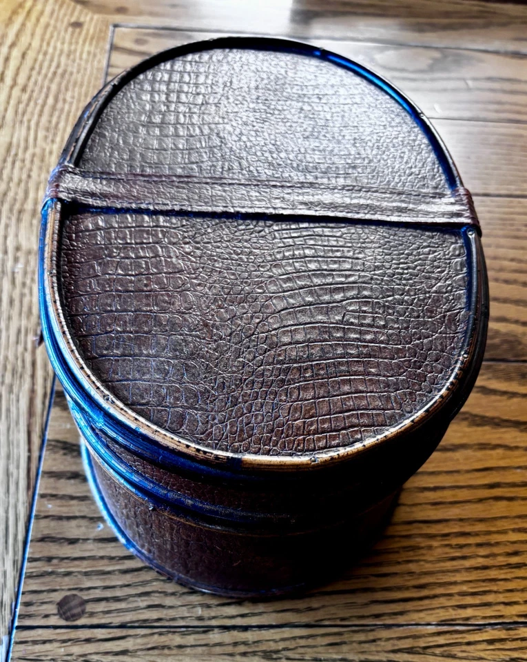 Antigua caja de cuello de cuero eduardiano (tal vez cocodrilo): estuche de viaje para caballero Foto 4 de 4