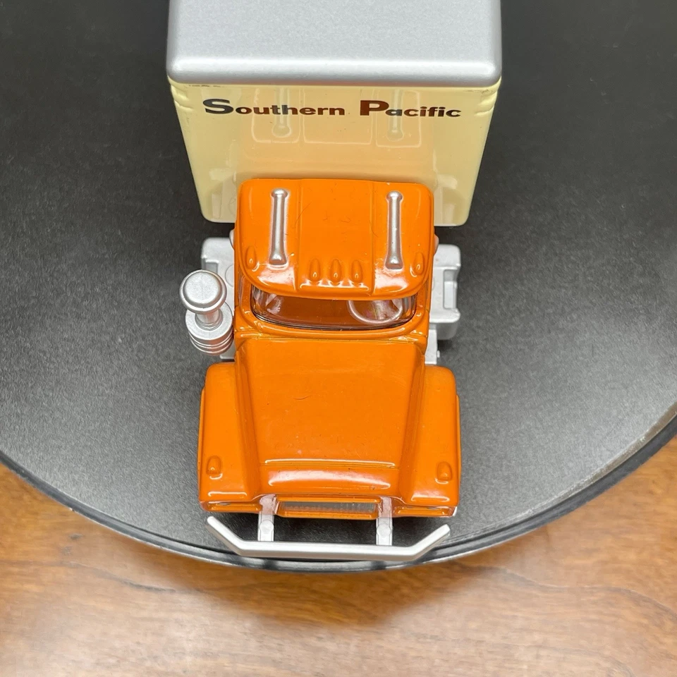 VTG 1:43 K Line K872-105 Die Cast Kruiser Southern Pacific Golden Pig Service 🚚 - Image 4 of 4