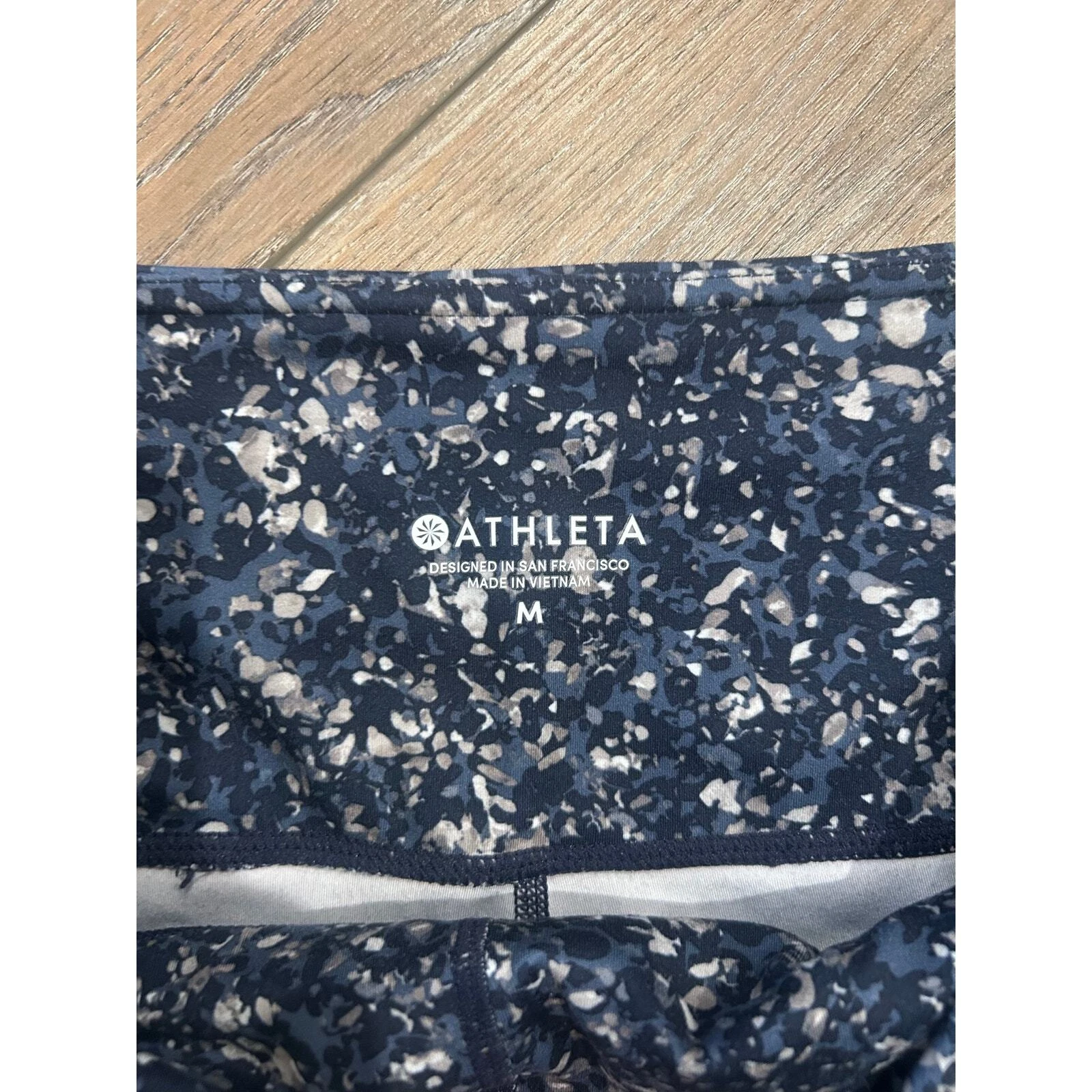 athleta salutation mesh panel waistband pocket leggings