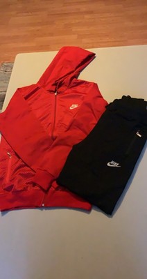 female nike tech suit