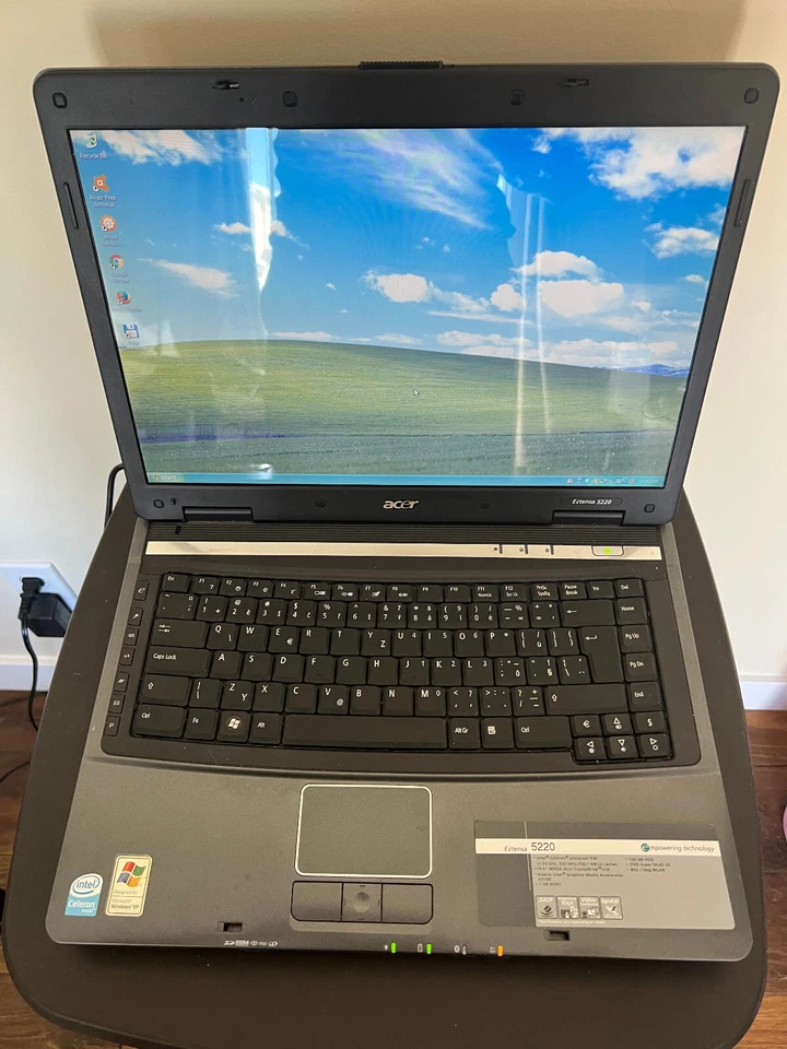 FAST Acer Win XP Laptop - Extensa 5220 15.4" + 120GB HD + 2GB RAM--FULLY WORKING - Image 2 of 4