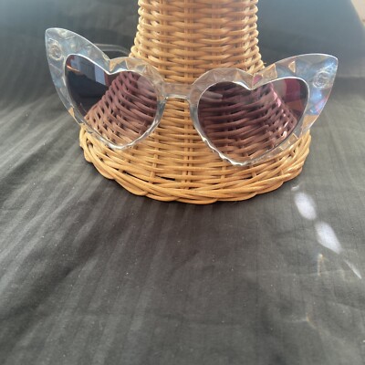 BETSEY JOHNSON GRAY HEART SHAPED SUNGLASSES FUNKY & FABULOUS  display picture 1