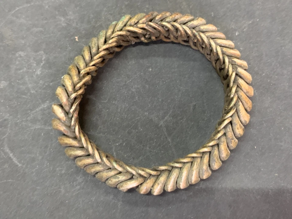 Antiguo brazalete pulsera brazalete de latón artesanal de hombre y mujer accesorio de joyería Foto 3 de 4