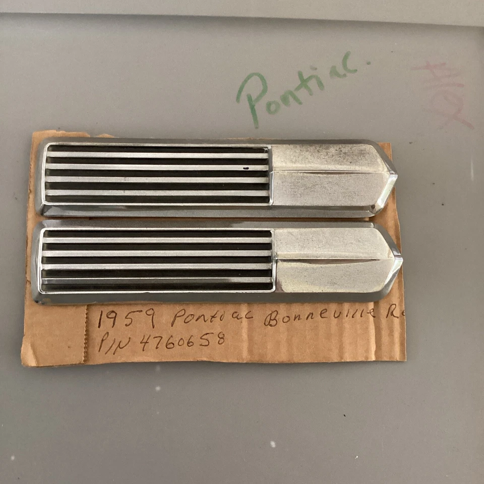 Pontiac Bonneville Star Chief 1959 cuarto trasero juego de molduras WPins OEM 4760658 Foto 3 de 4