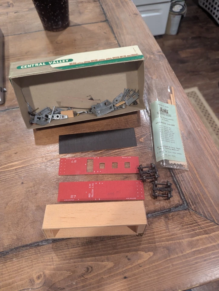 HO Central Valley Caboose Kit SIDE DOOR CABOOSE-RED 27 Model #C-91 Unassembled - Image 3 of 4