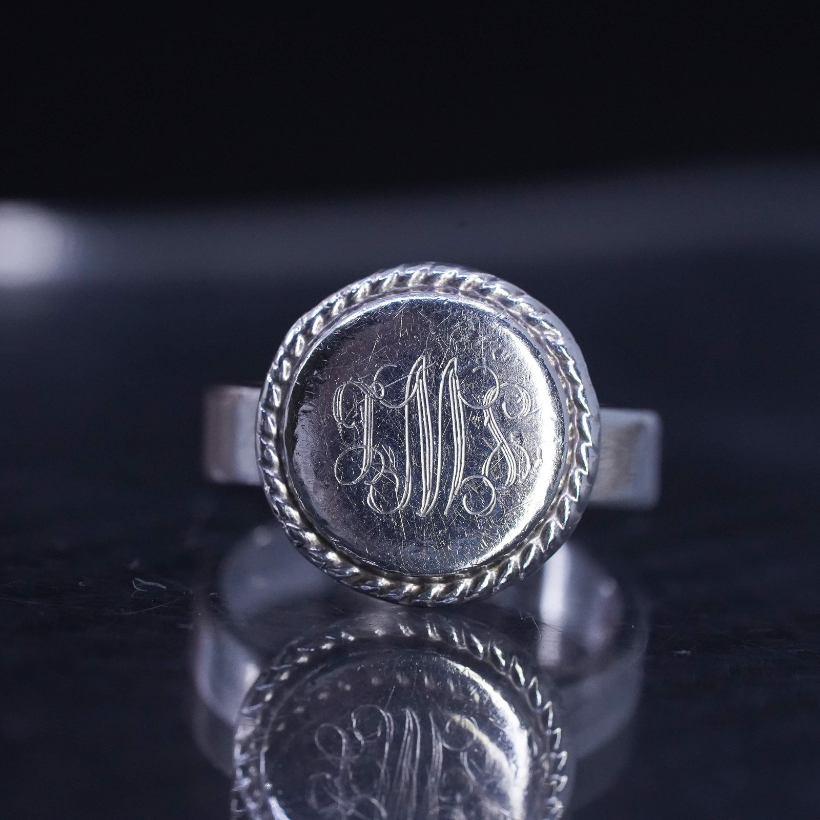 size 7.25, vintage Mexican Sterling 925 silver ring engraved