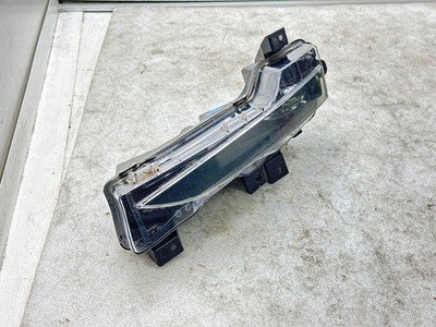 Tesla Model 3 2022 Links Nebelscheinwerfer vorne 162479700A RSD13180