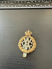 WWI / WW2 Army Veterinary Corps Brass Military Cap Badge.    RHH