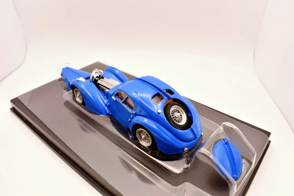 Modellino auto scala 1:43 Bugatti 57 SC atlantic Rio diecast modellismo statico - Immagine 4 di 4