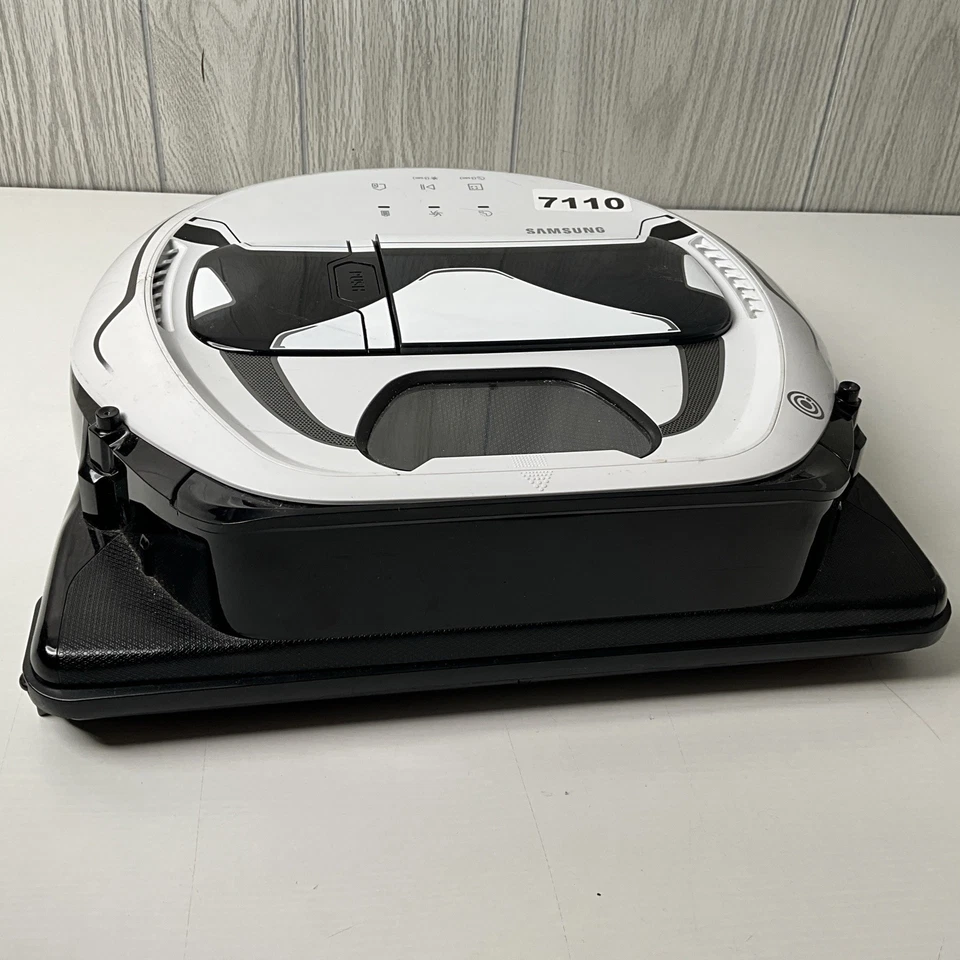 USED Samsung POWERbot VR7000 Disney Star Wars Stormtrooper Vacuum Cleaner - Image 4 of 4
