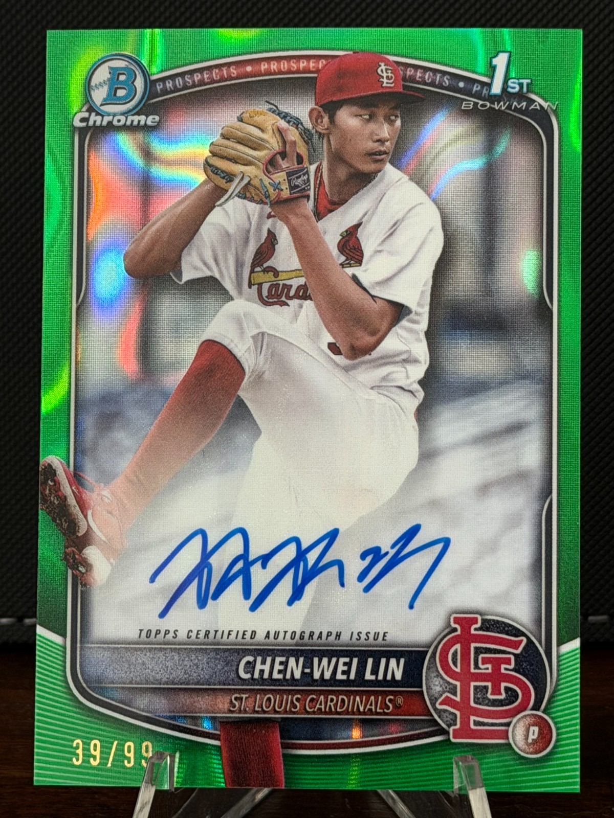 Topps 2025 Bowman Chrome Chen-Wei Lin Green Lava Refractor Auto 23/99 CPA-CL