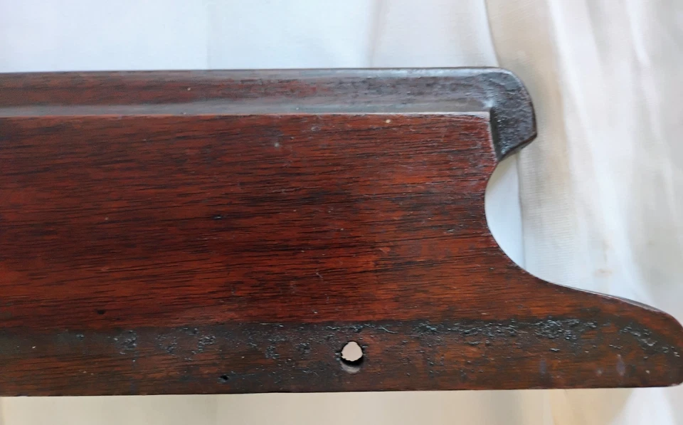 ANTIGUA CRESTA DE FRONTÓN DE NOGAL TALLADO VICTORIANO 48" DE ANCHO Foto 3 de 4