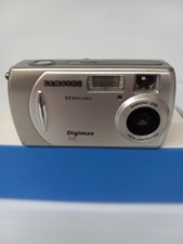 Samsung Digimax 301 3.2MP Digital Camera Powers on Untested Beyond Power