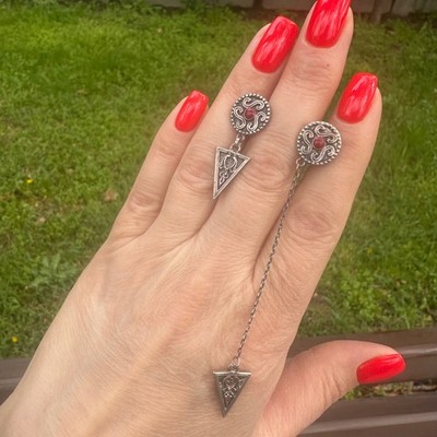Asymmetrische Silber Ohrringe Rot Emaille Kette Hänger Tropfen Gothic Ethno Dreieck