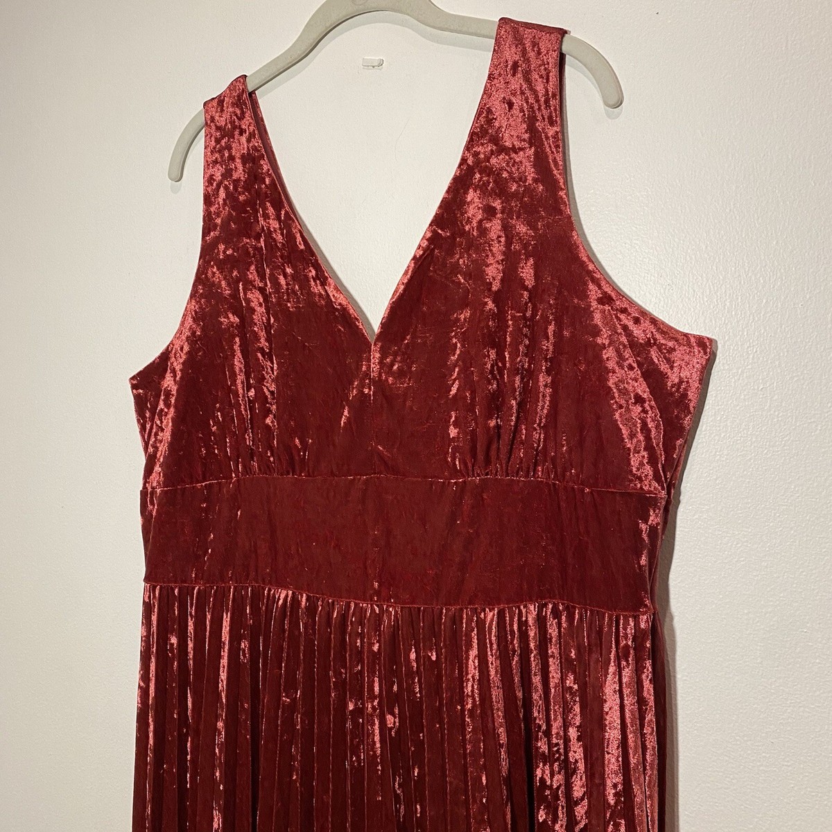 open lace back dress Nana Jacqueline Women's Simone Velvet Dress - Red main image 1